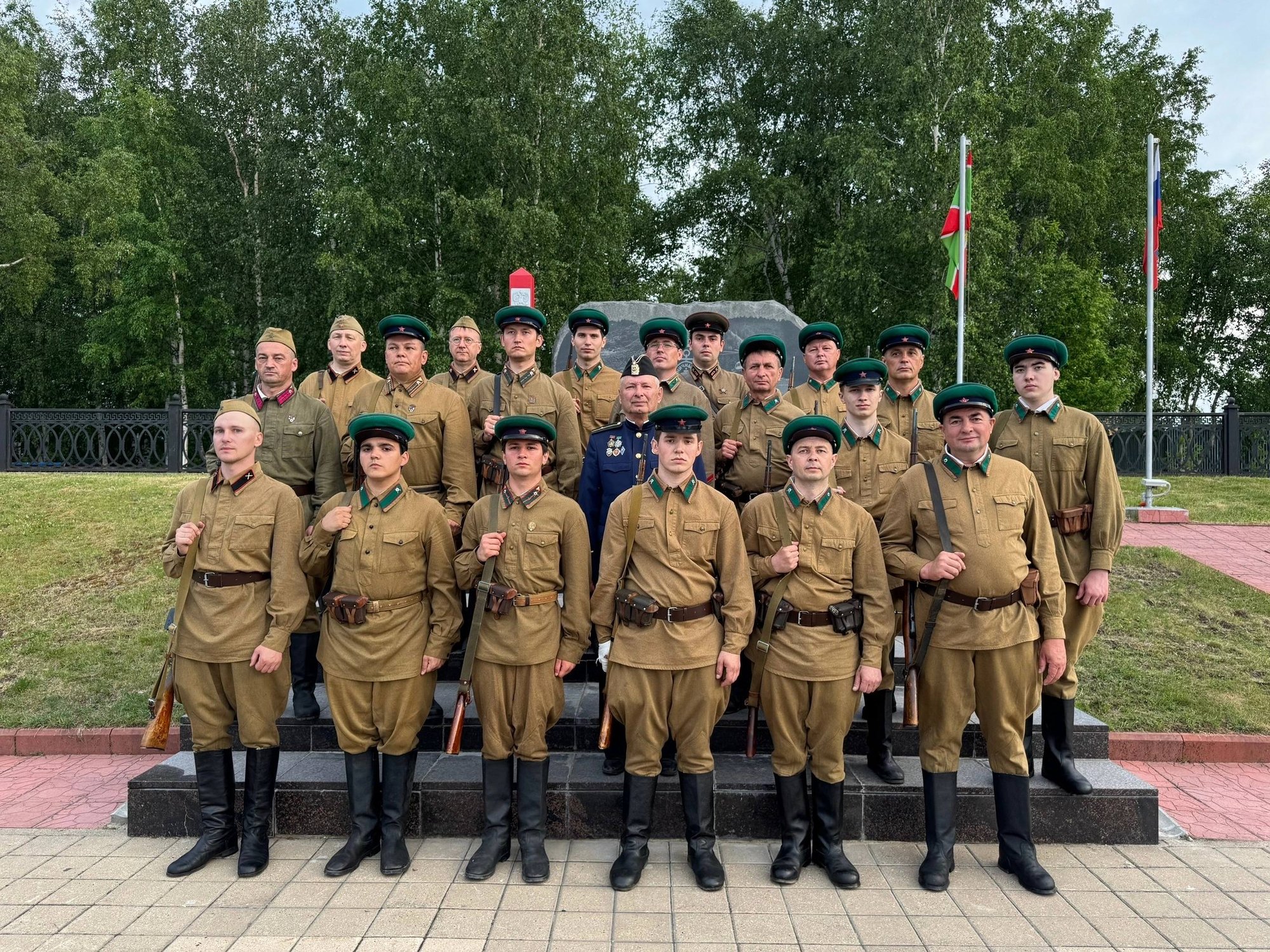 памятник пограничникам всех поколений сургут