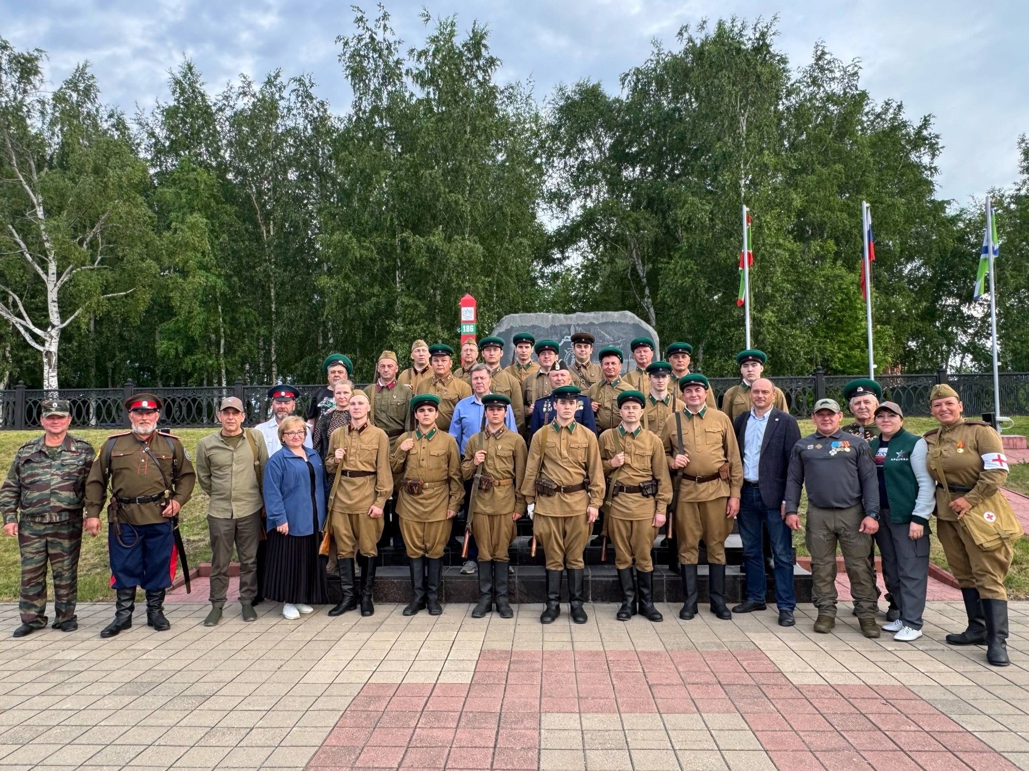 памятник пограничникам всех поколений сургут