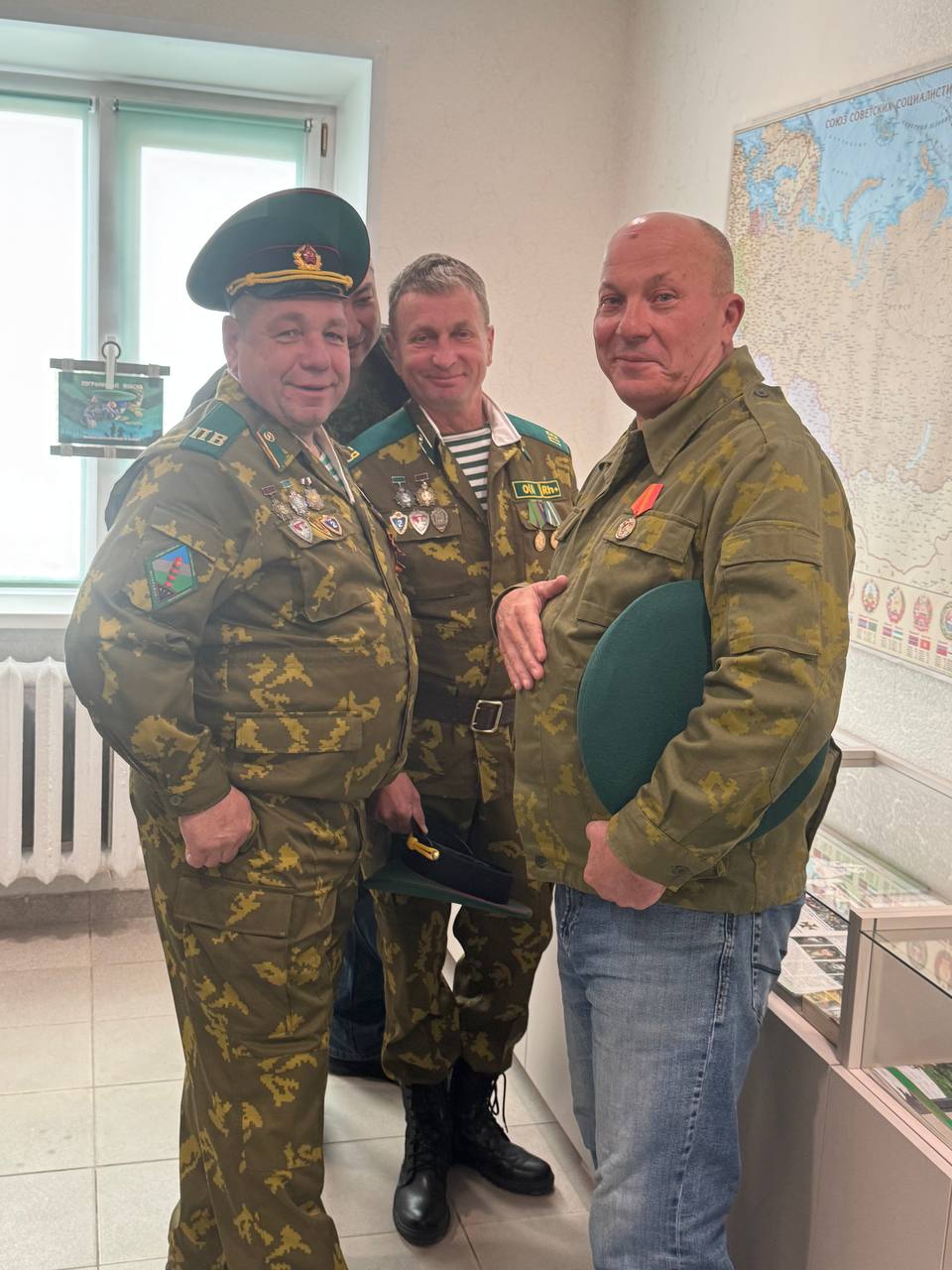 Ветераны в штабе организации